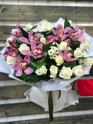 Букет цветов из: Розы и Хризантемы в Кабаново
