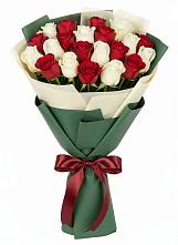 Букет Микс из красных и белых роз в Кабаново