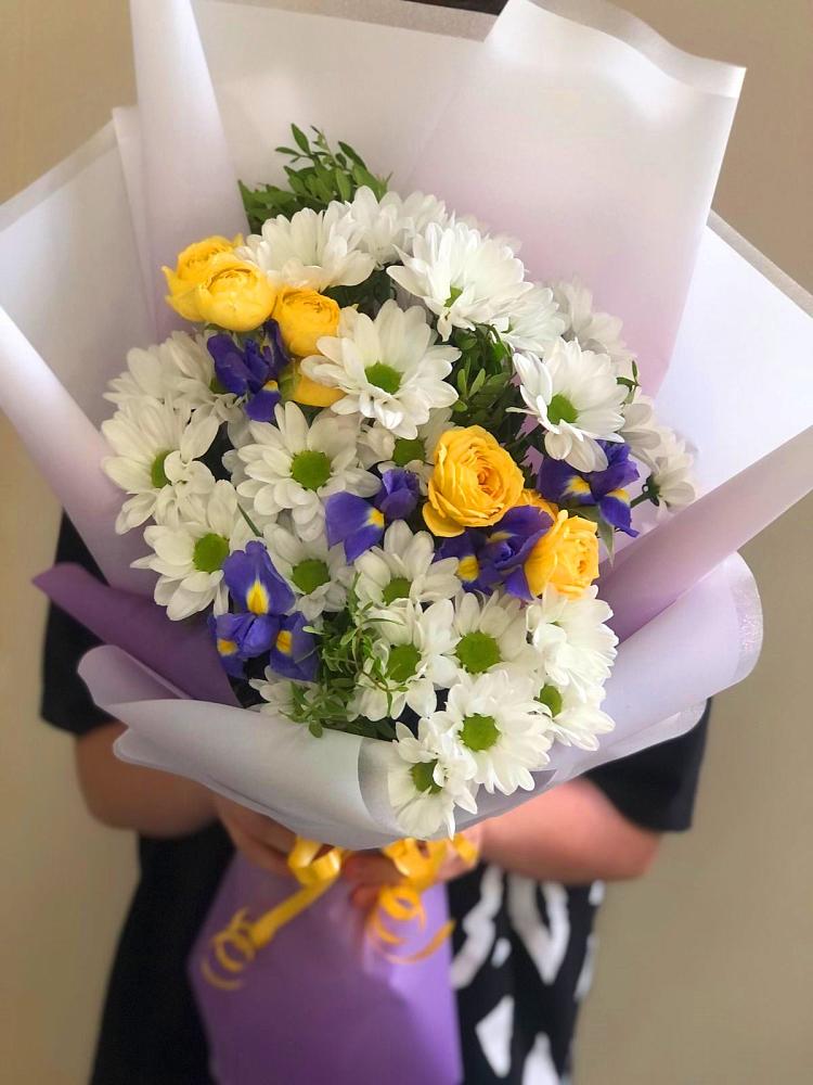 Букет цветов из: Ирисы, Хризантемы и Розы в Кабаново