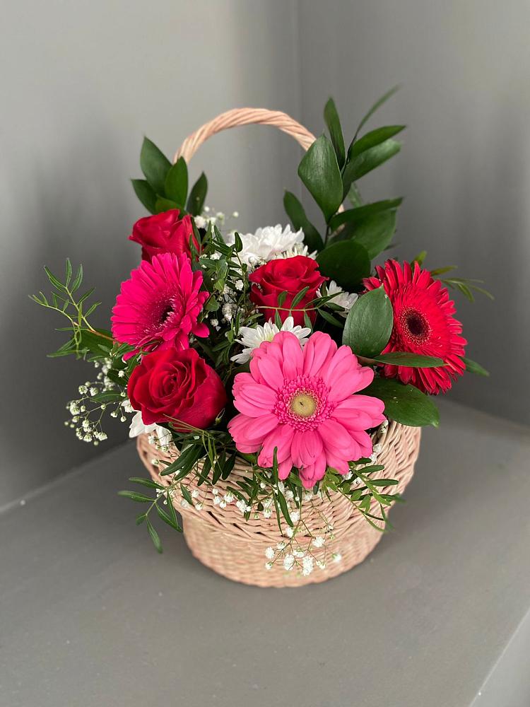 Цветочная композиция из Розы, Хризантемы и Герберы в корзине в Кабаново