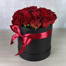Цветочная композиция из Розы в шляпной коробке в Кабаново