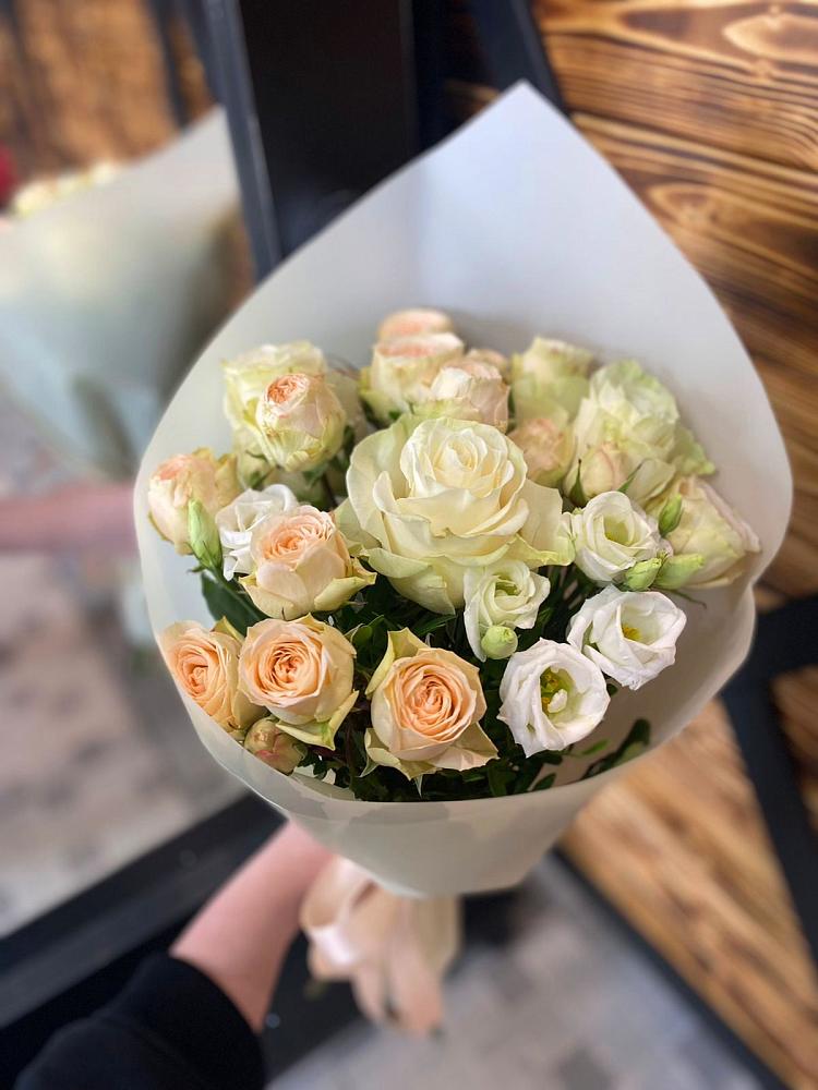 Букет цветов из: Розы и Лизиантусы в Кабаново